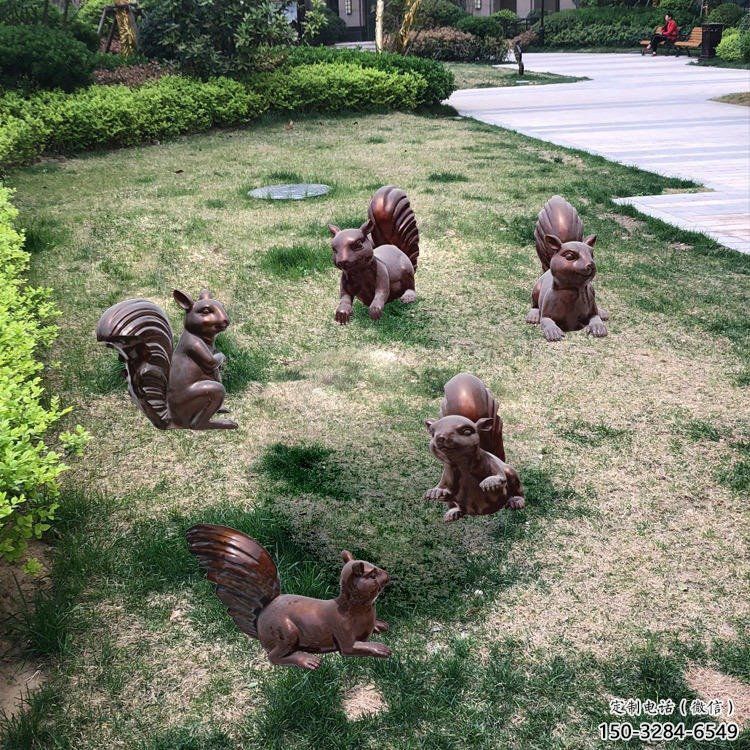 銅松鼠雕塑廠家，動物景觀擺件，仿古元素設計 (2)