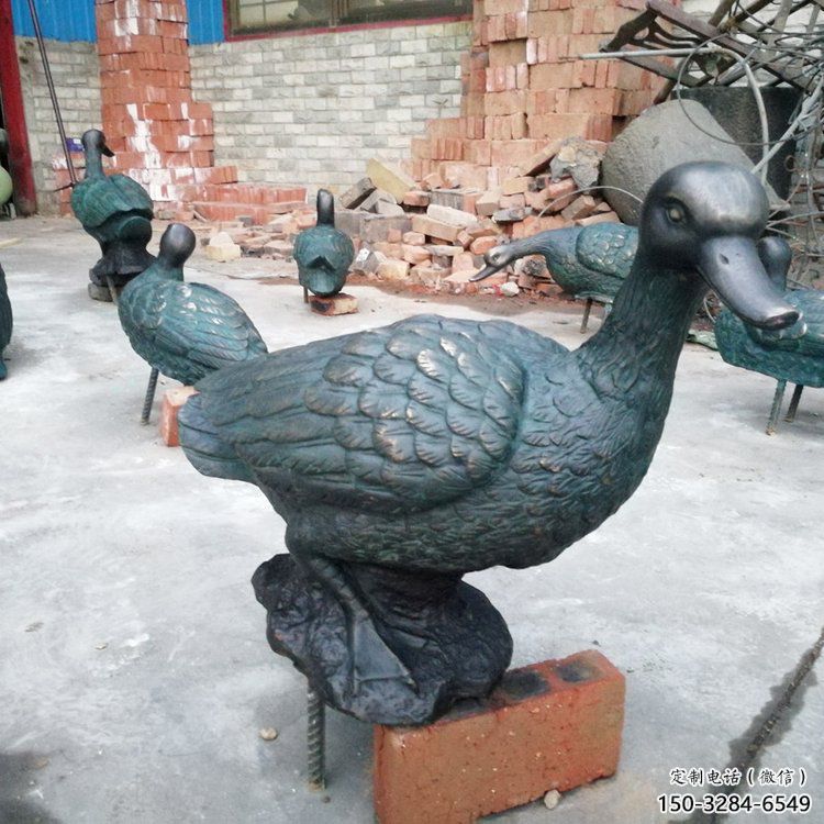 銅鴨子雕塑廠家，仿古工藝，公園廣場(chǎng)動(dòng)物擺件 (2)