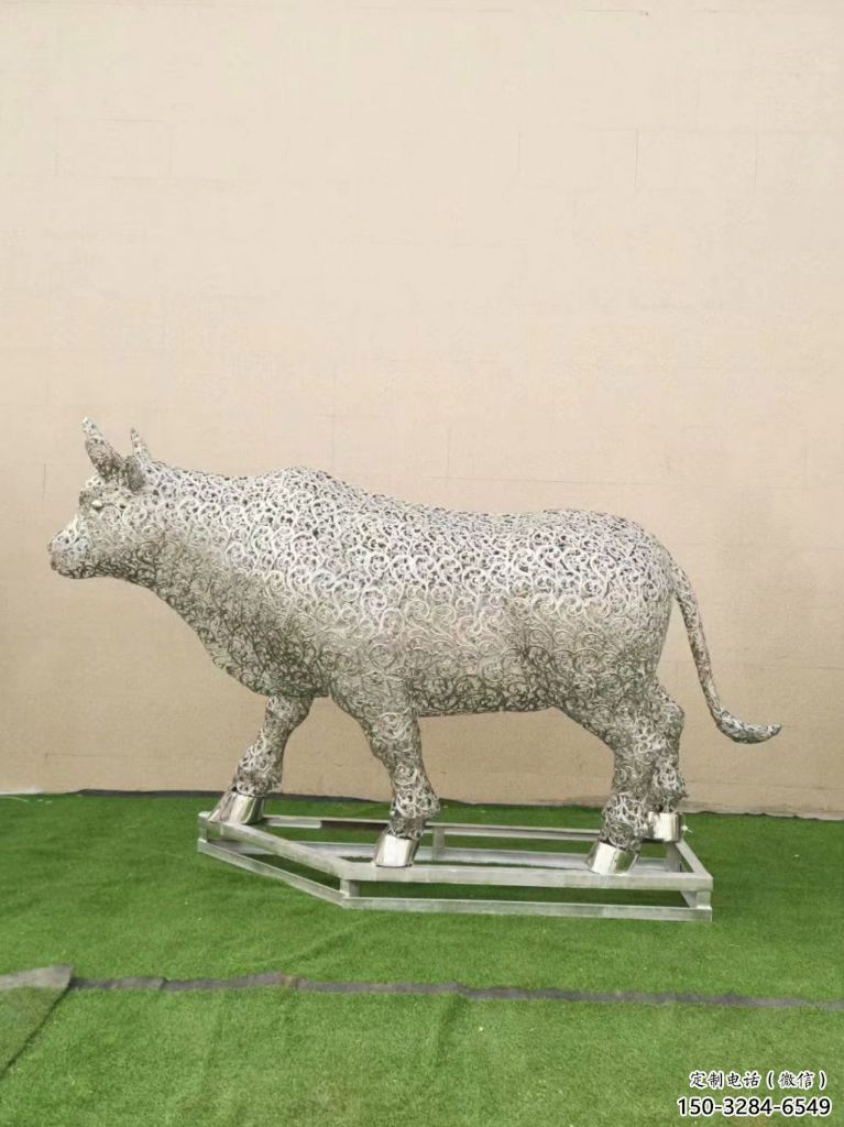 校園小牛雕塑，仿真主題，透光工藝