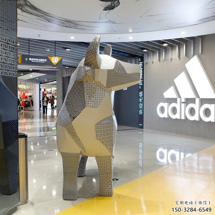 小區小牛雕塑，仿真主題，彩繪工藝