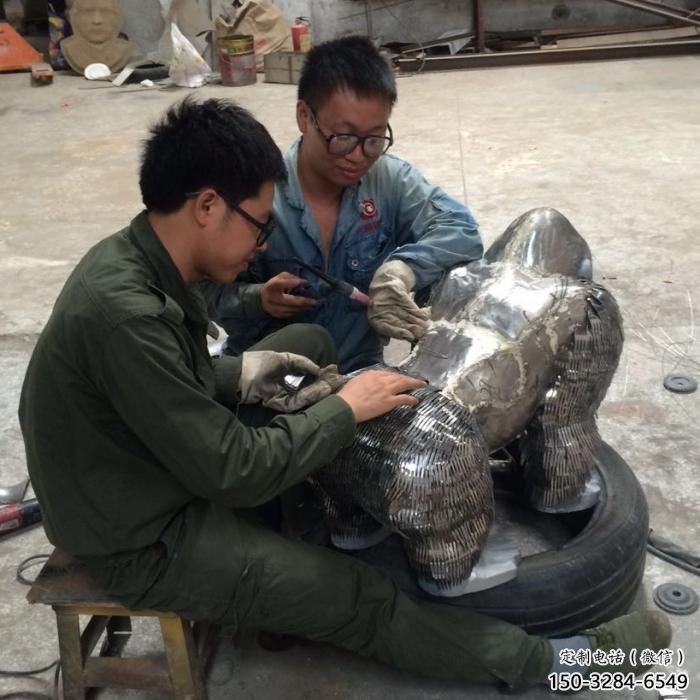 幼兒園猩猩雕塑，動物文化，鍛造工藝