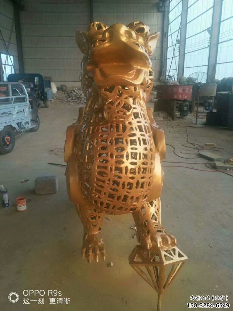 小區(qū)貔貅雕塑，拉絲海洋雕塑，抽象效果