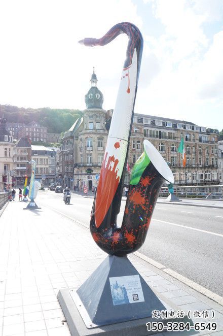 美陳薩克斯雕塑 異形噴水西方樂隊雕塑 酒店樂器雕塑