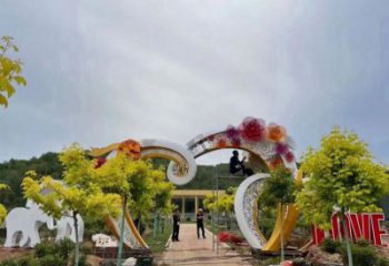 心形拱門雕塑，鏤空工藝，不銹鋼藝術大門雕塑廠家