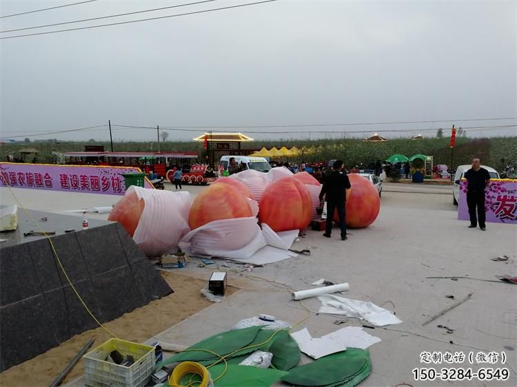 園林果籃雕塑展品，公園小品，桃子果籃雕塑生產(chǎn)商