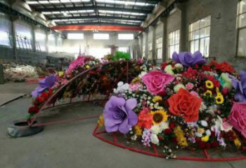 花籃雕塑制造商，城區(qū)小品，城市月季花花籃雕塑制作