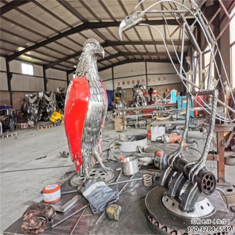 機(jī)甲版卡通小鳥(niǎo)雕塑