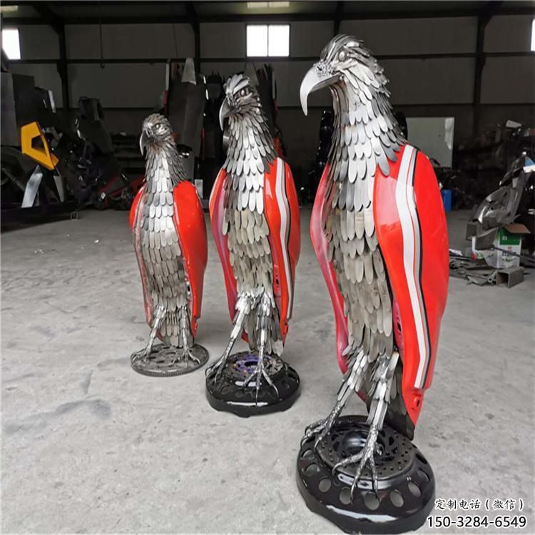 卡通機(jī)甲版小鳥雕塑