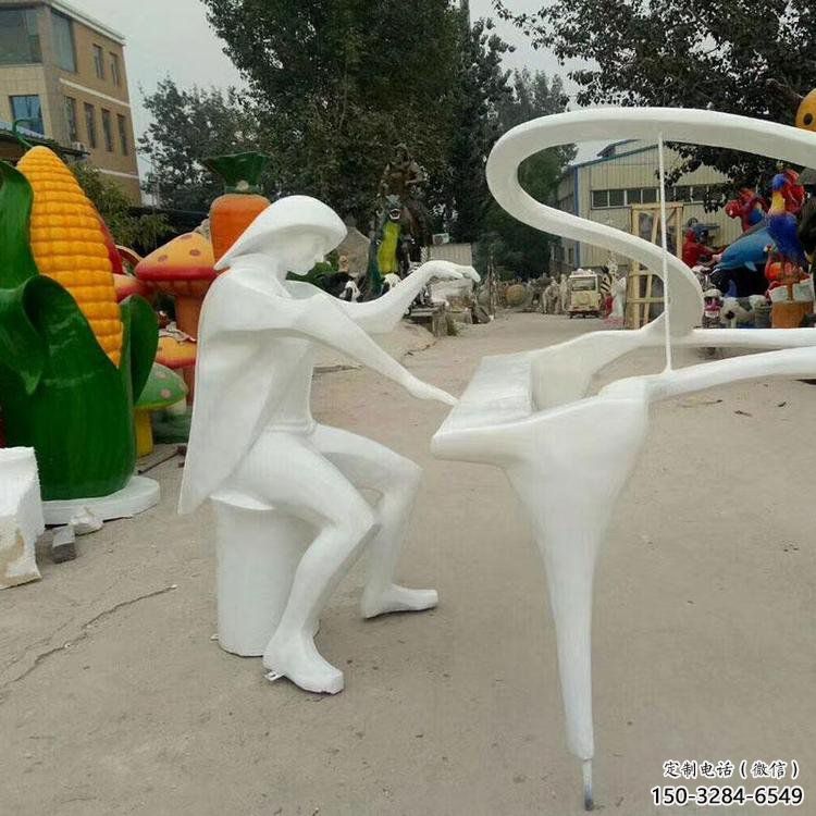 鋼琴雕塑