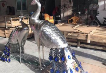 制作藝術孔雀雕塑廠家，鏡面工藝，不銹鋼孔雀雕塑預定