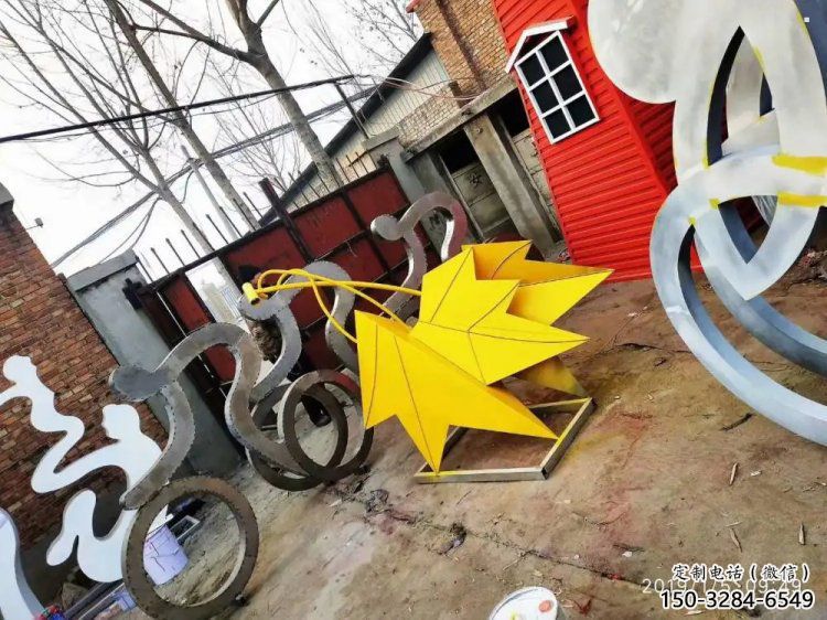 楓葉雕塑訂做，景區(qū)雕塑，烤漆楓葉雕塑廠家定價(jià)