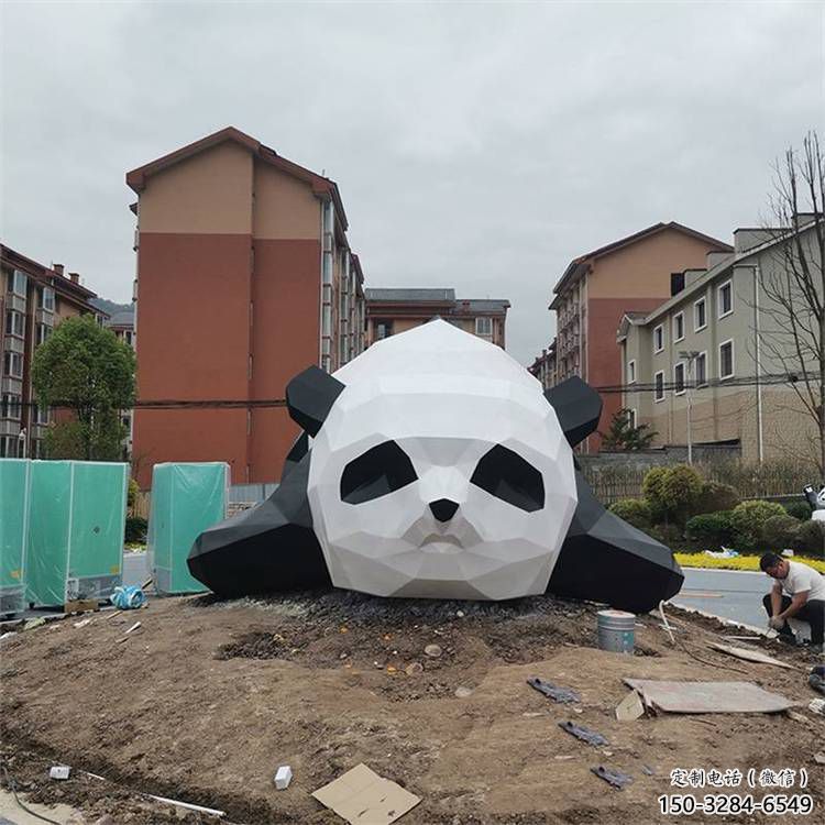 熊貓雕塑預(yù)定，城區(qū)小品，烤漆切面熊貓雕塑制造商