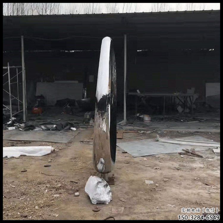 抽象月牙雕塑，小區雕塑，鏤空月牙雕塑制作精選