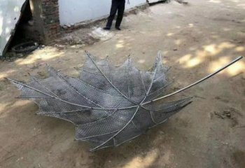 鏤空楓葉雕塑供需，彩鋼制作，大型鐵藝楓葉雕塑公司
