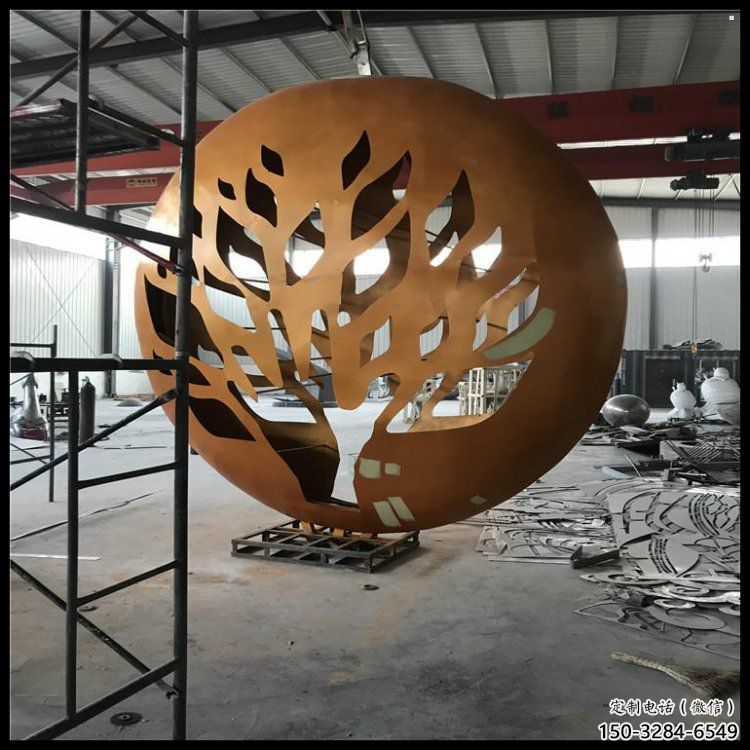 大型商場(chǎng)月牙雕塑