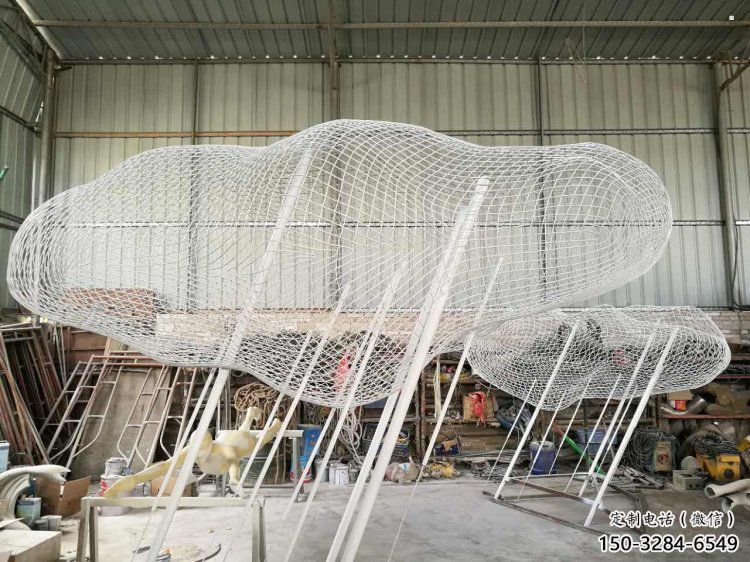 鏤空云朵雕塑，編織工藝制作，金屬景觀雕塑