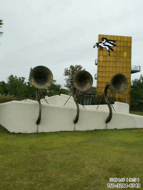 軍號(hào)雕塑