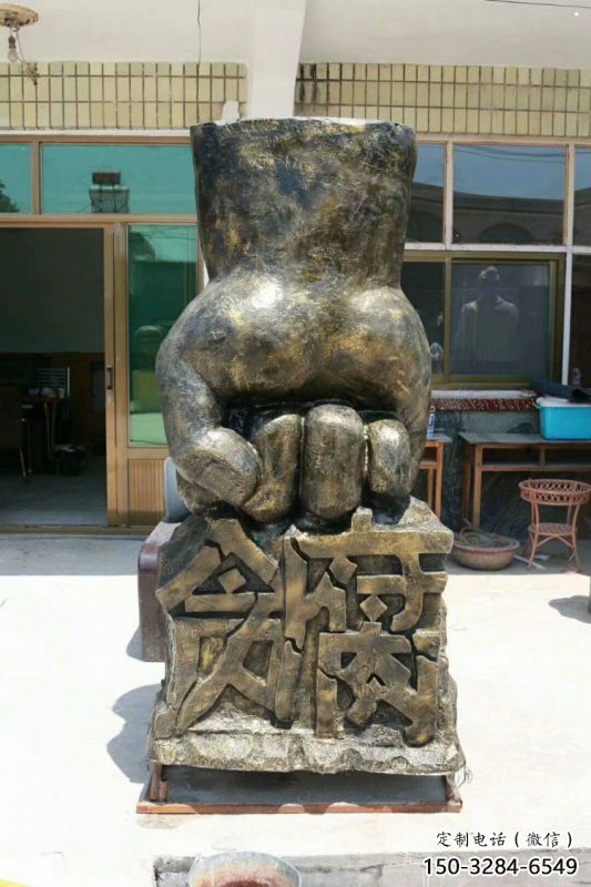 九臺握拳雕塑訂做，歐式風格，玻璃鋼握拳雕塑廠家選定