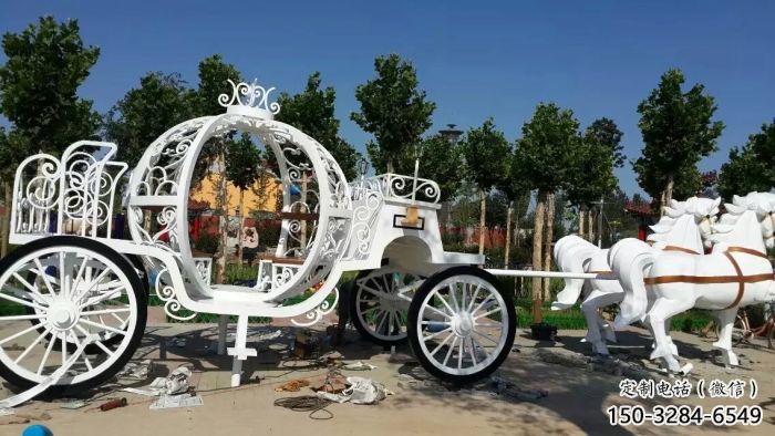 雙陽廣場馬車雕塑