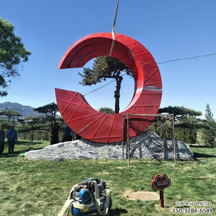 阿壩草地精神堡壘雕塑